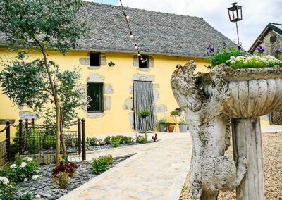 Entrée-Maison d'hôtes-Les Tables de la Rousse-La Fouillade-Aveyron-photo Laurie Escrouzailles